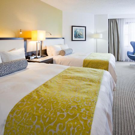 The Hollis Halifax - A Doubletree Suites By Hilton Exterior foto