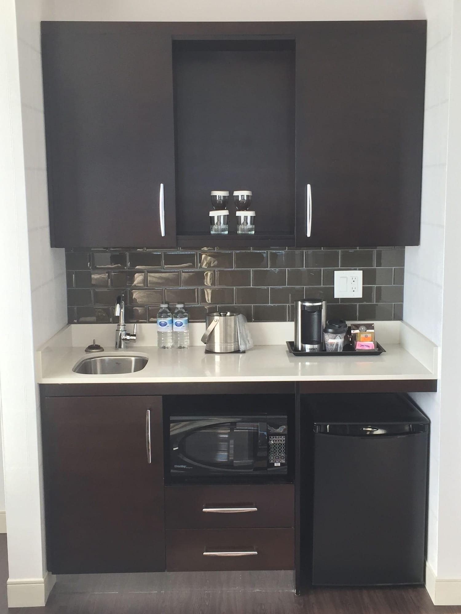 The Hollis Halifax - A Doubletree Suites By Hilton Exterior foto