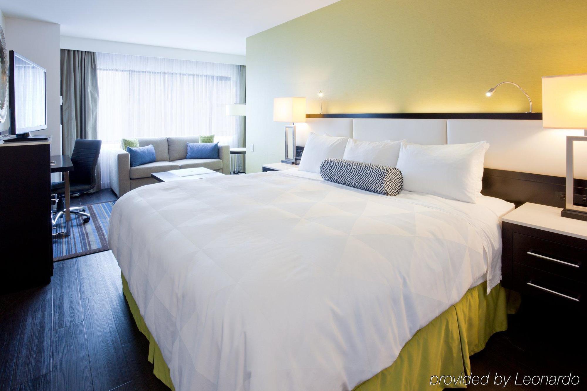 The Hollis Halifax - A Doubletree Suites By Hilton Exterior foto
