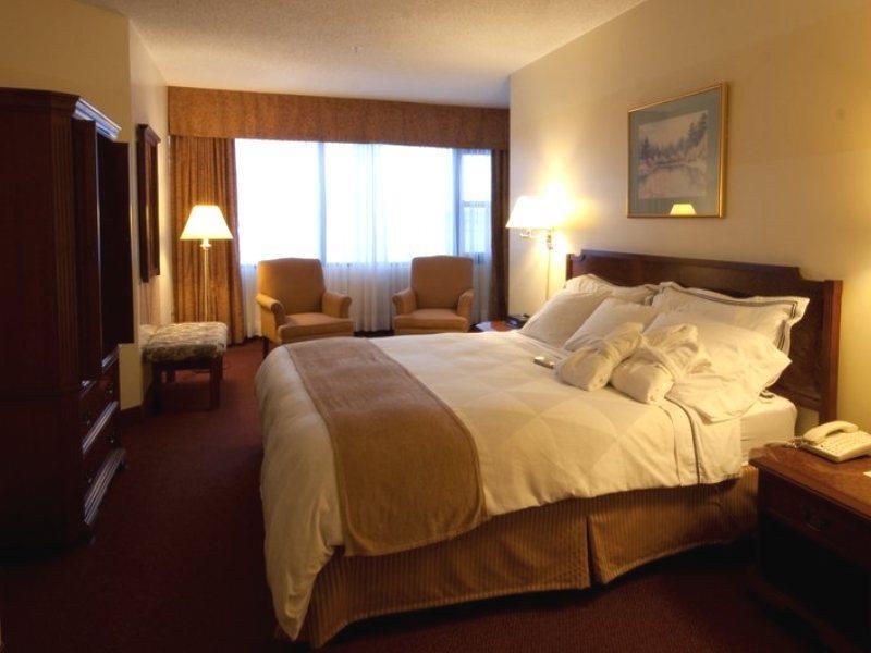 The Hollis Halifax - A Doubletree Suites By Hilton Exterior foto