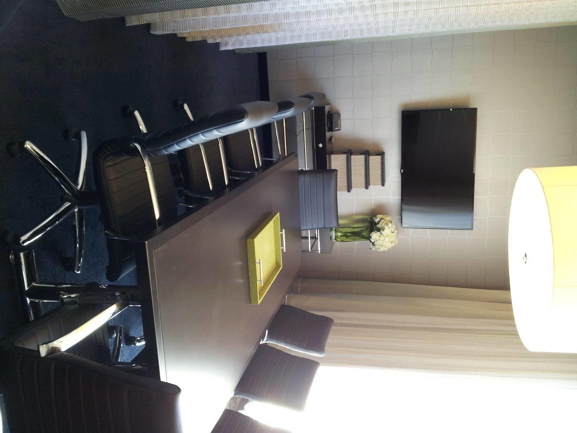 The Hollis Halifax - A Doubletree Suites By Hilton Exterior foto